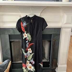 Large young Hawaii dress